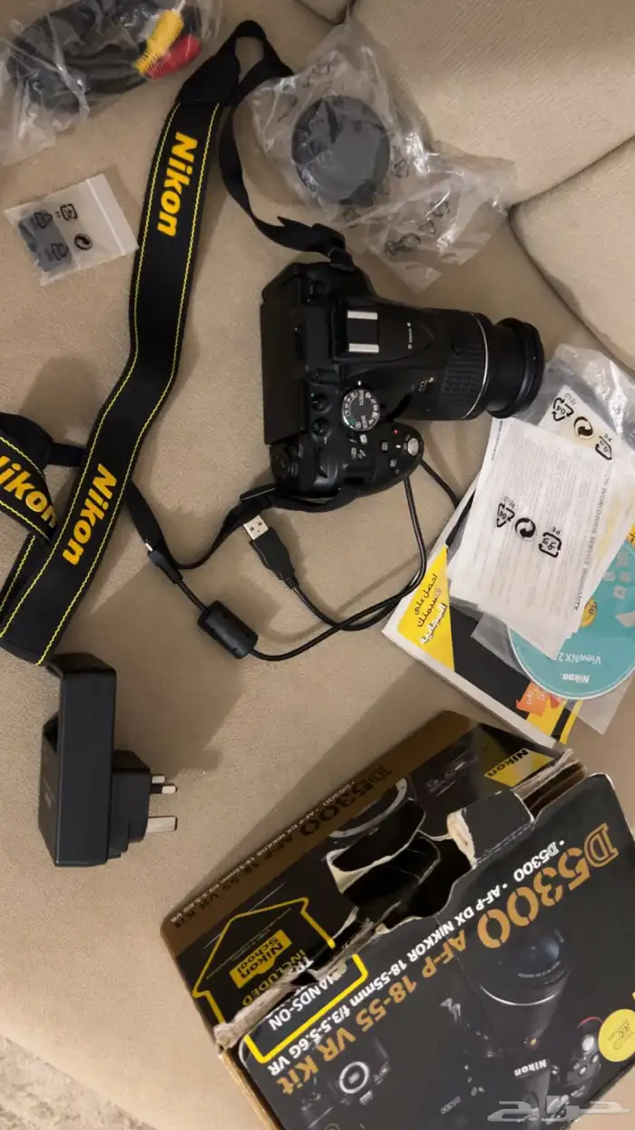 كاميرا نيكون D5300 جديده لم يتم الاستخدام ب 2000 2