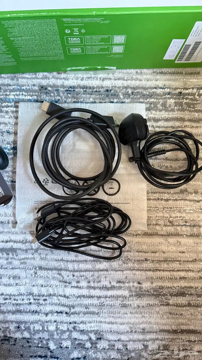 اكس بوكس سيريس S (1TB) استخدام خفيف جد ا مع كامل الملحقات 2