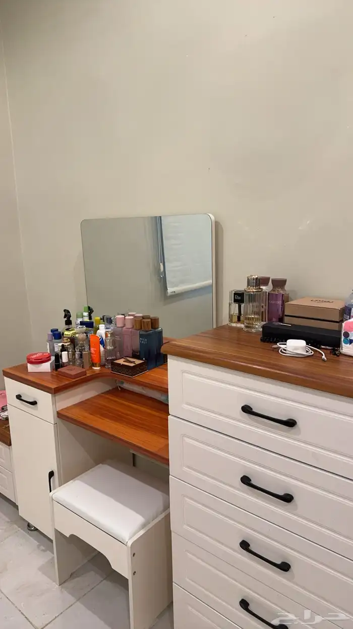 غرفة نوم جديدة استخدم اقل من سنه سبب البيع الانتقال 0