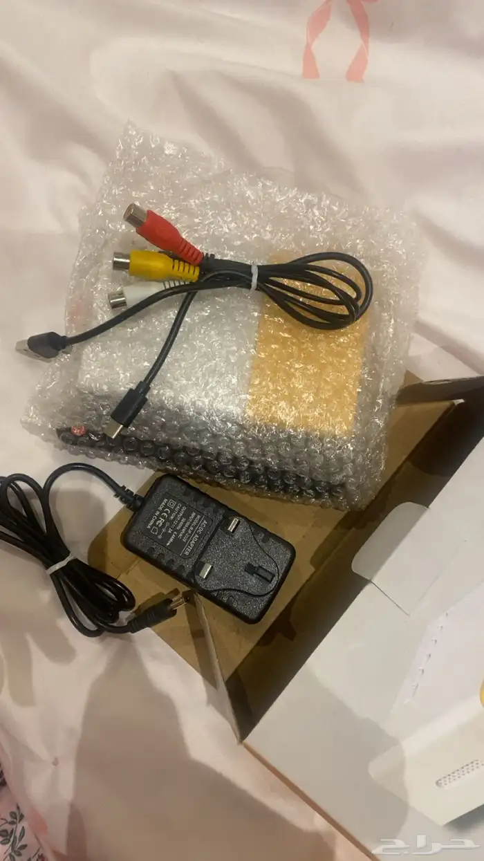 بروجكتر جديد مع ملحقاته كاملة. 1