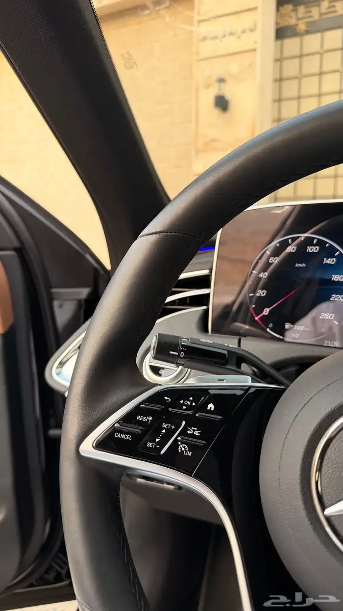 مرسيدس E200 2025 شبه اصفار 15