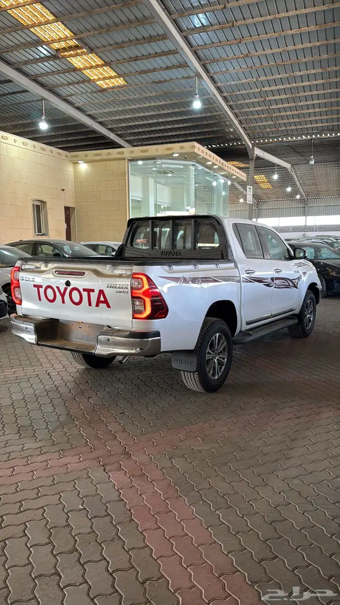 تويوتا هايلوكس فئة SGLX اتوماتيك بنزين 2025 2