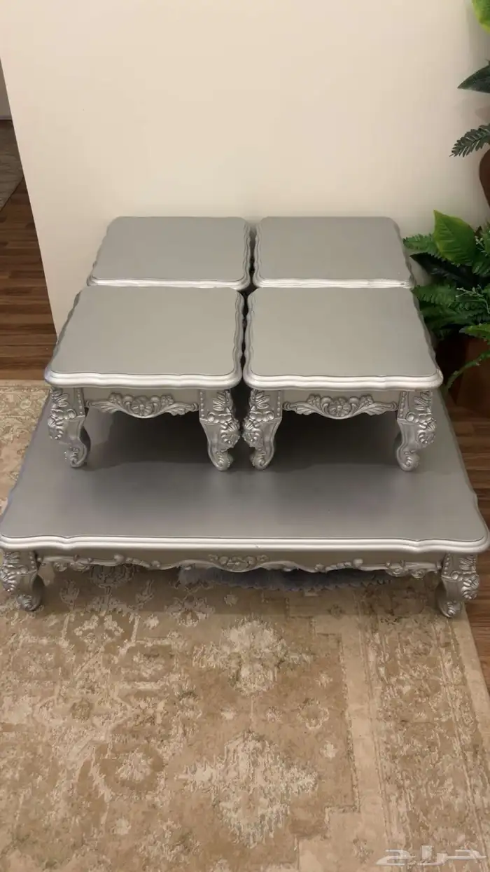 طاوله مع اربع طاولات خدمه جلسه ارضيه مع ستاره 0