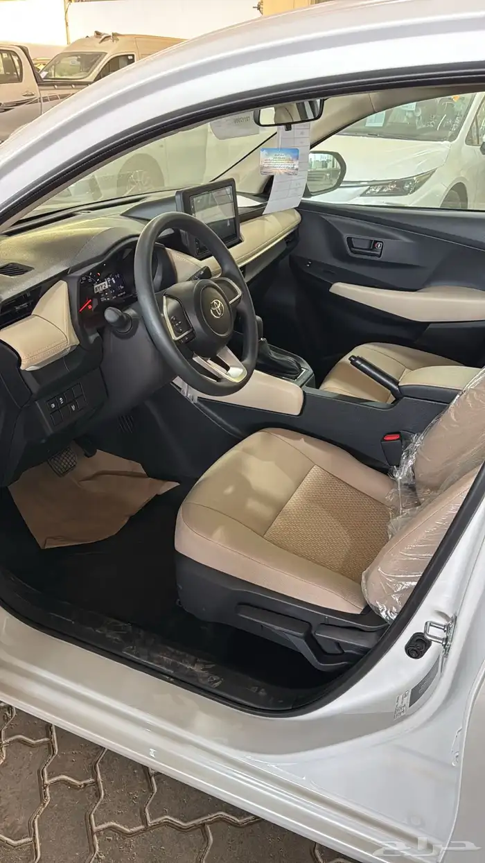 تويوتا يارس فئة Y ليميتد بنزين 2026 7