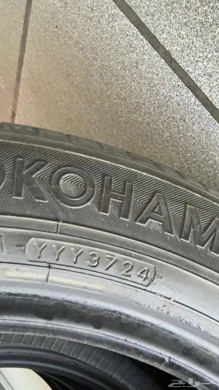 كفرات شبه جديده للبيع يوكوهاما مقاس 215 50 17 2