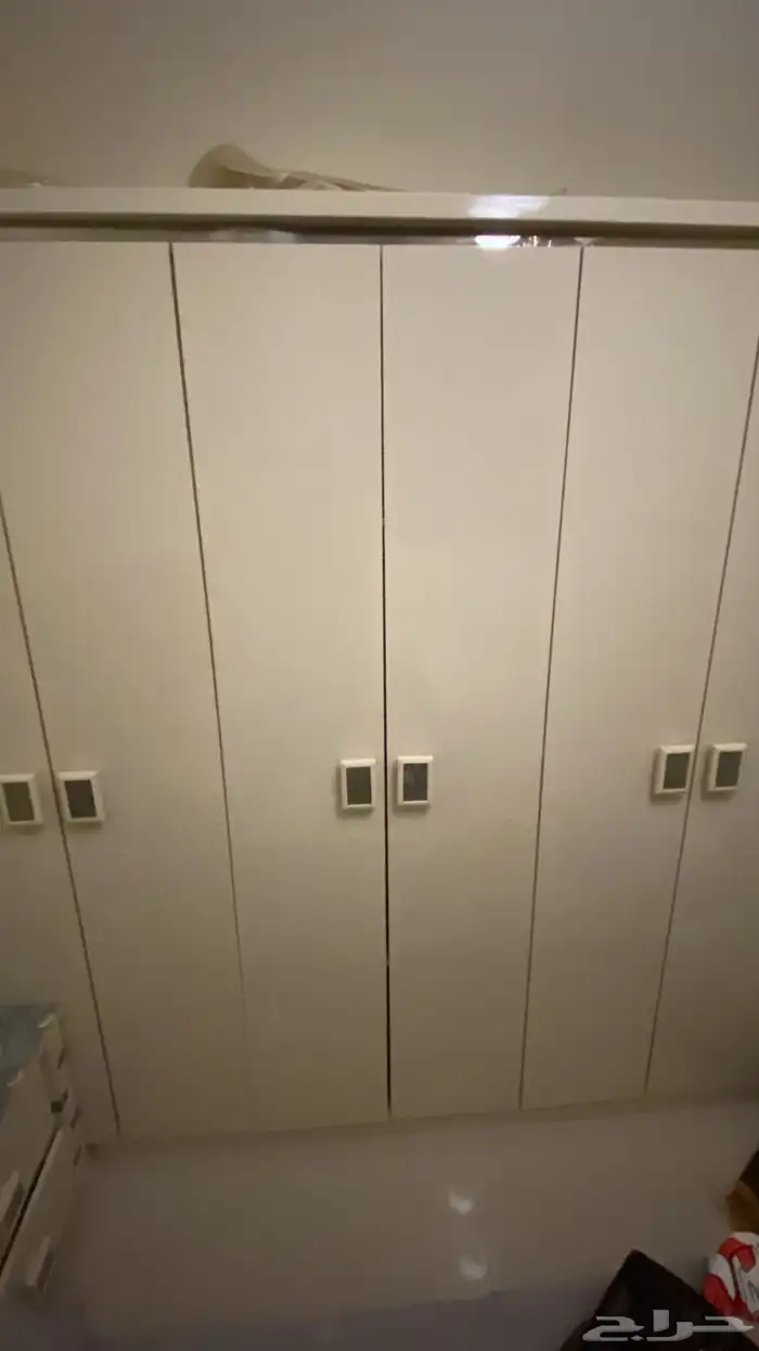 طاولة طعام وغرف نوم وكنب 3