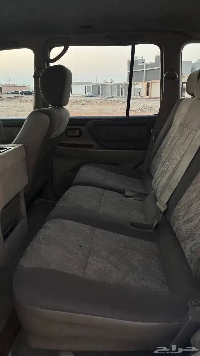 جيب جكسار 2001. تم البيع 18