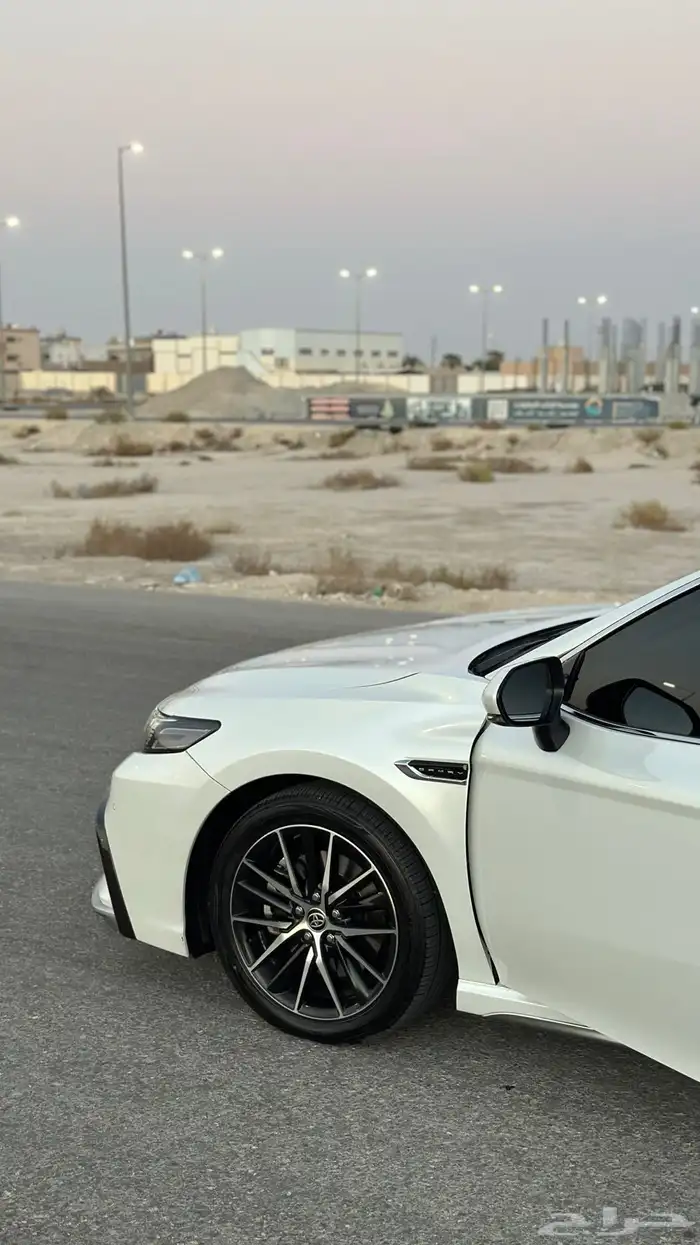 كامري 2022 فل كامل SE V6 وكالة بنزين 14