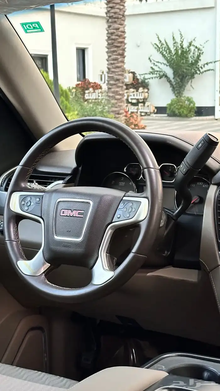 جي ام سي يوكن 2015 دفعه ثانيه 12