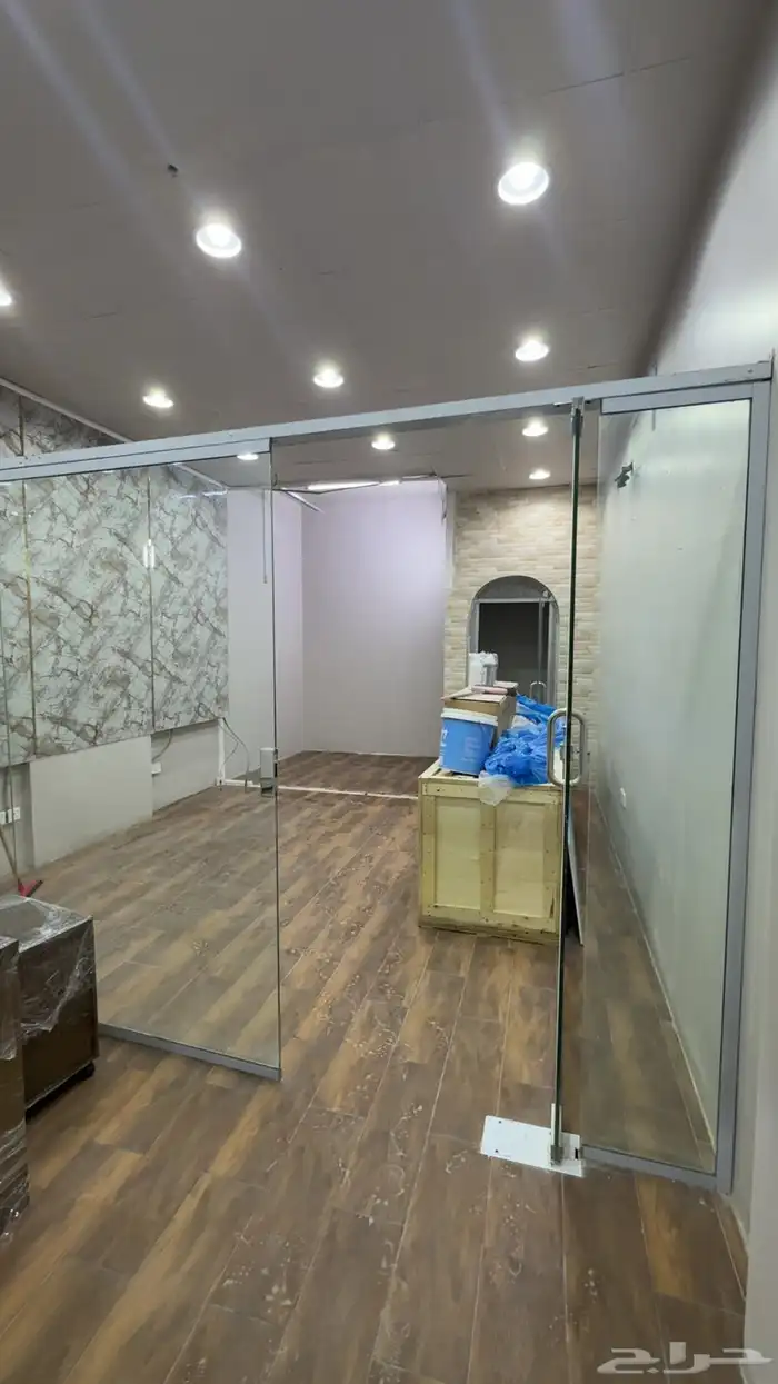 قزاز مع الباب 0