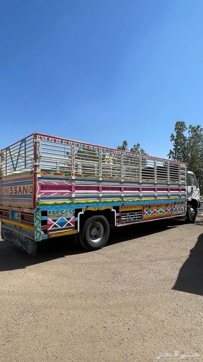 Nissan UD 2006 Truck 4