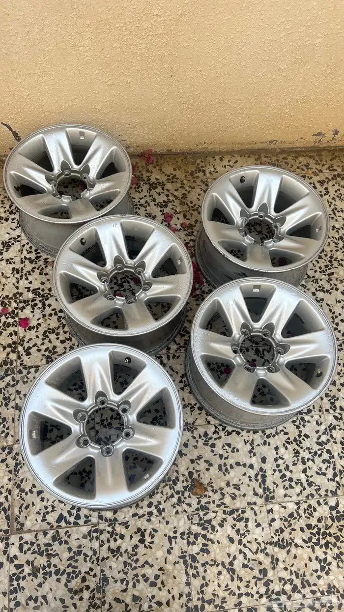 للبيع 5 جنوط فتك اصلي 1