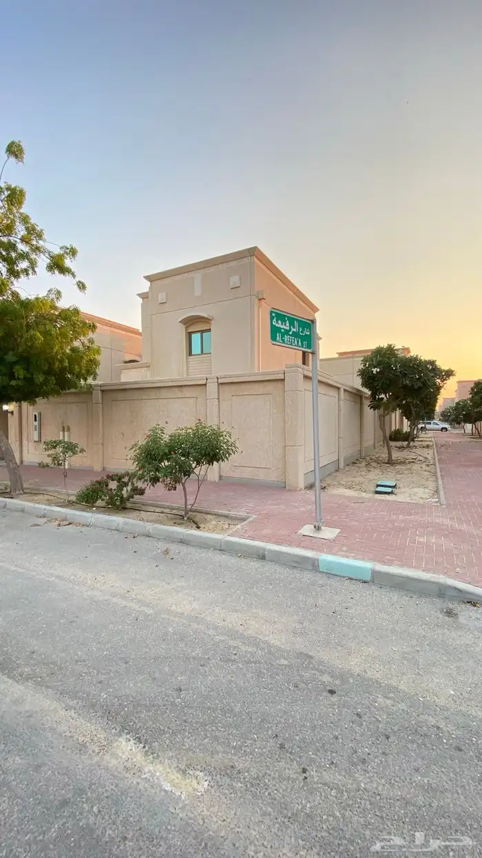 فيلا للإيجار حي جلمودة 1