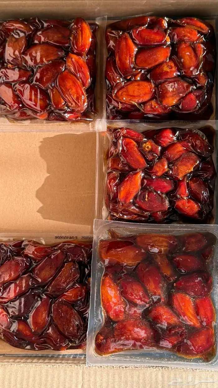 تمر للبيع عشره كراتين السعر مناسب 1