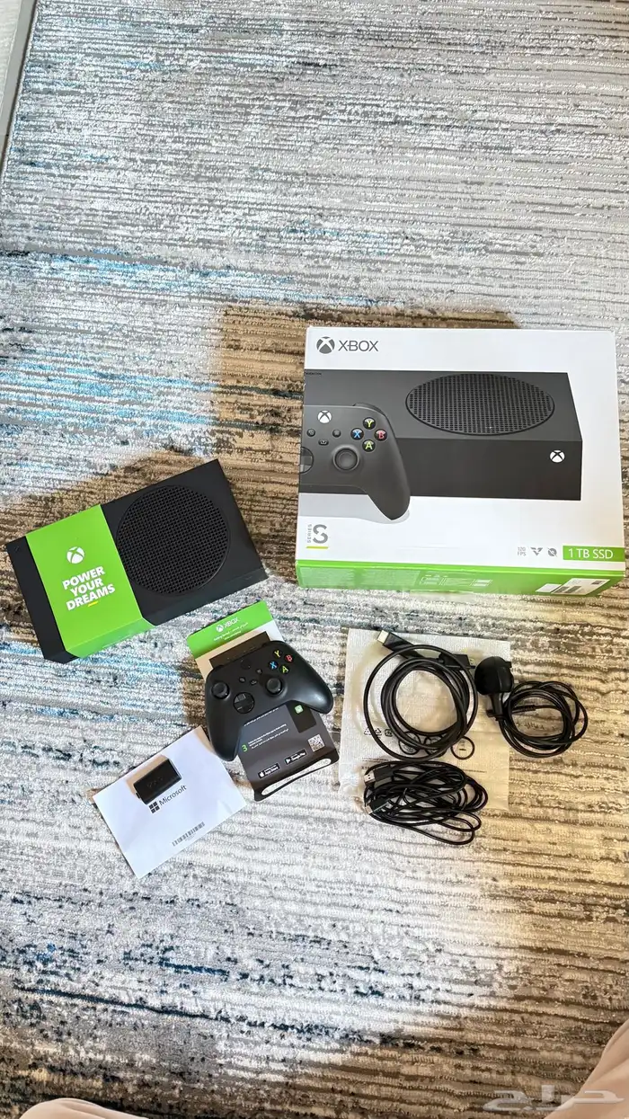 اكس بوكس سيريس S (1TB) استخدام خفيف جد ا مع كامل الملحقات 0
