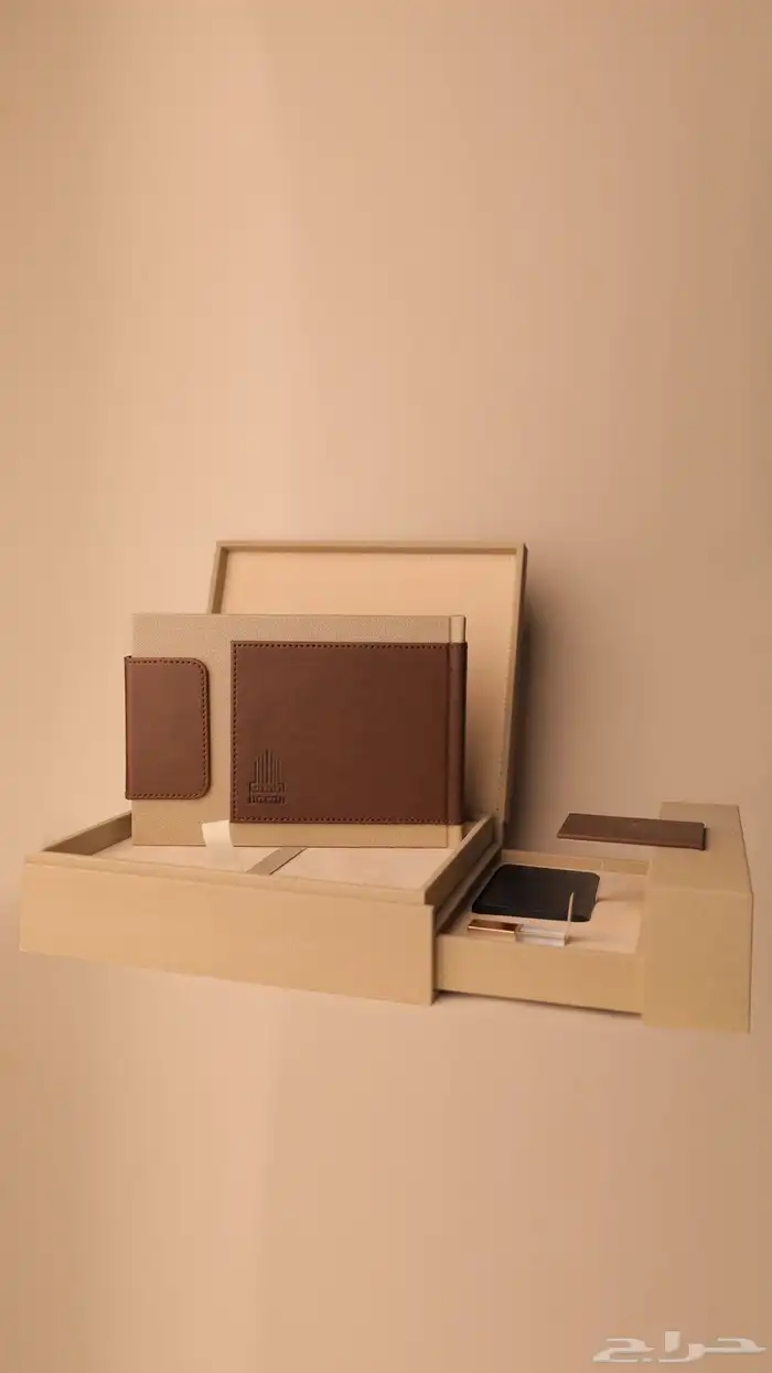 مصنع علب جلدية فاخرة للإهداءات و العود 3