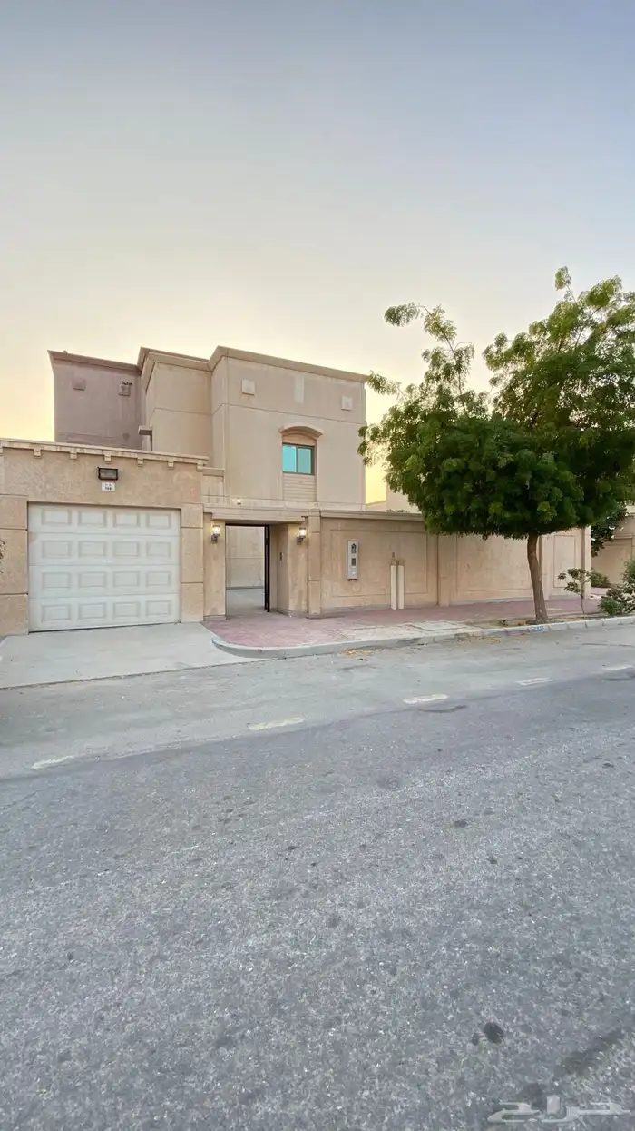 فيلا للإيجار حي جلمودة 0