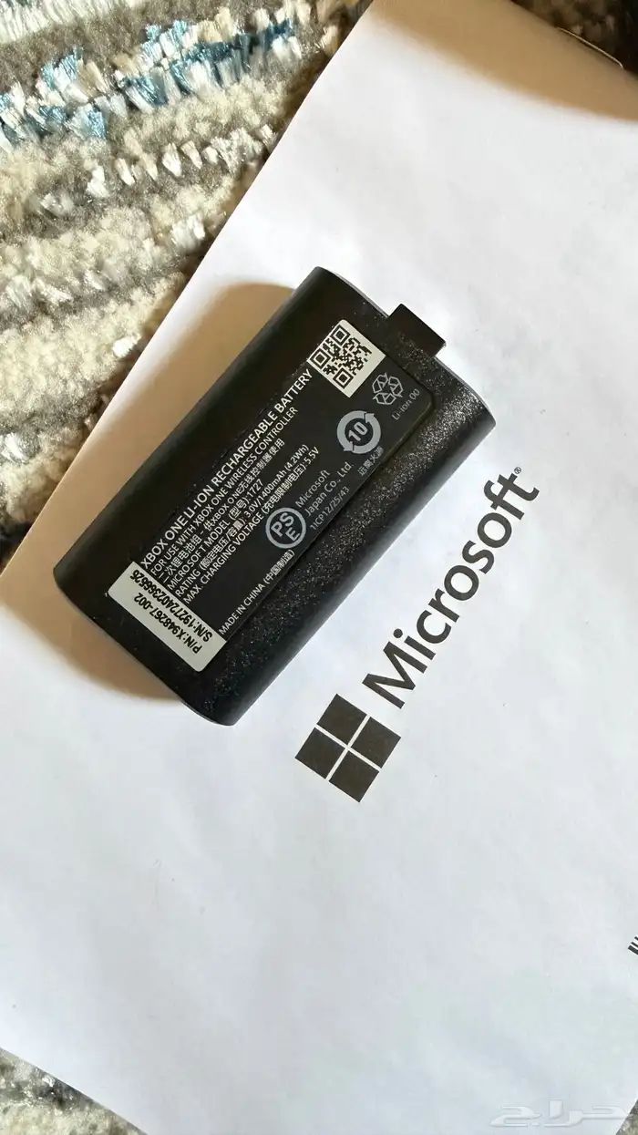 اكس بوكس سيريس S (1TB) استخدام خفيف جد ا مع كامل الملحقات 6