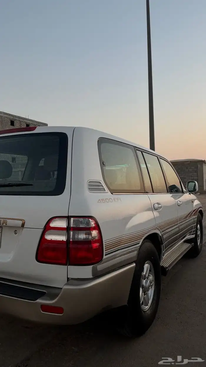 جيب جكسار 2001. تم البيع 6