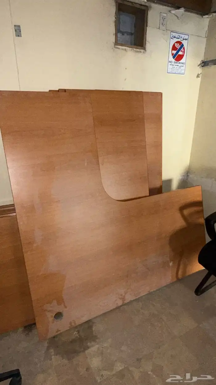 اثاث مكتبي 10 قطع مع بارتشن وطاوله استقبال ودواليب وطاولات 3