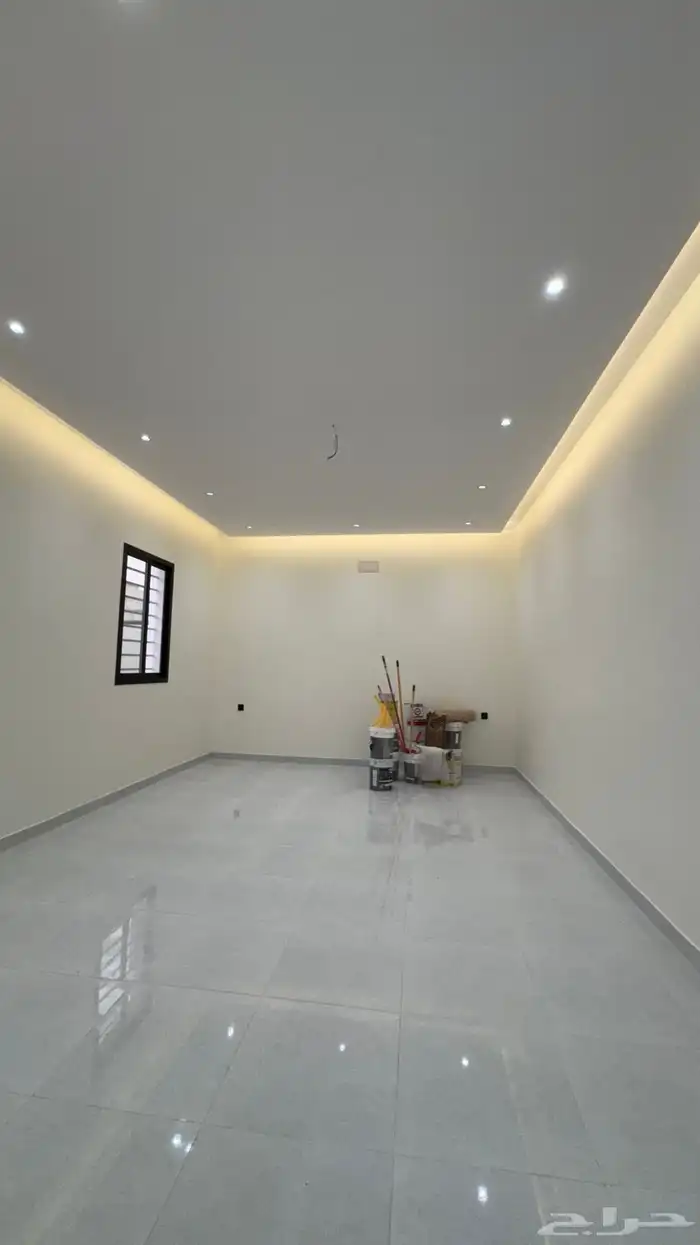 للبيع دور مستقل على ارض كامله حى دره الخميس 4