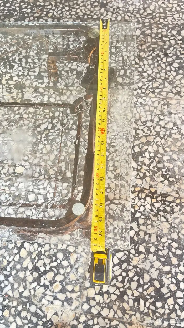 طاوله وأربعه كراسي للبيع 5