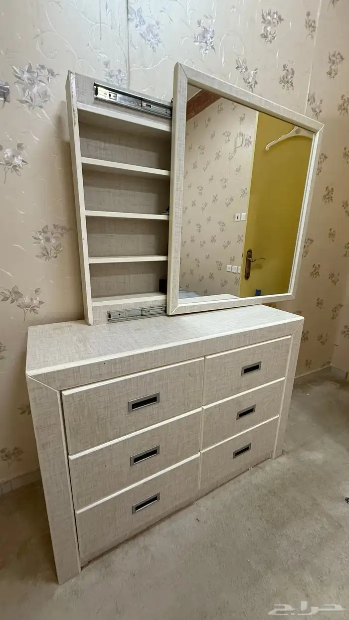 تسريحة ومطبخ للبيع 1