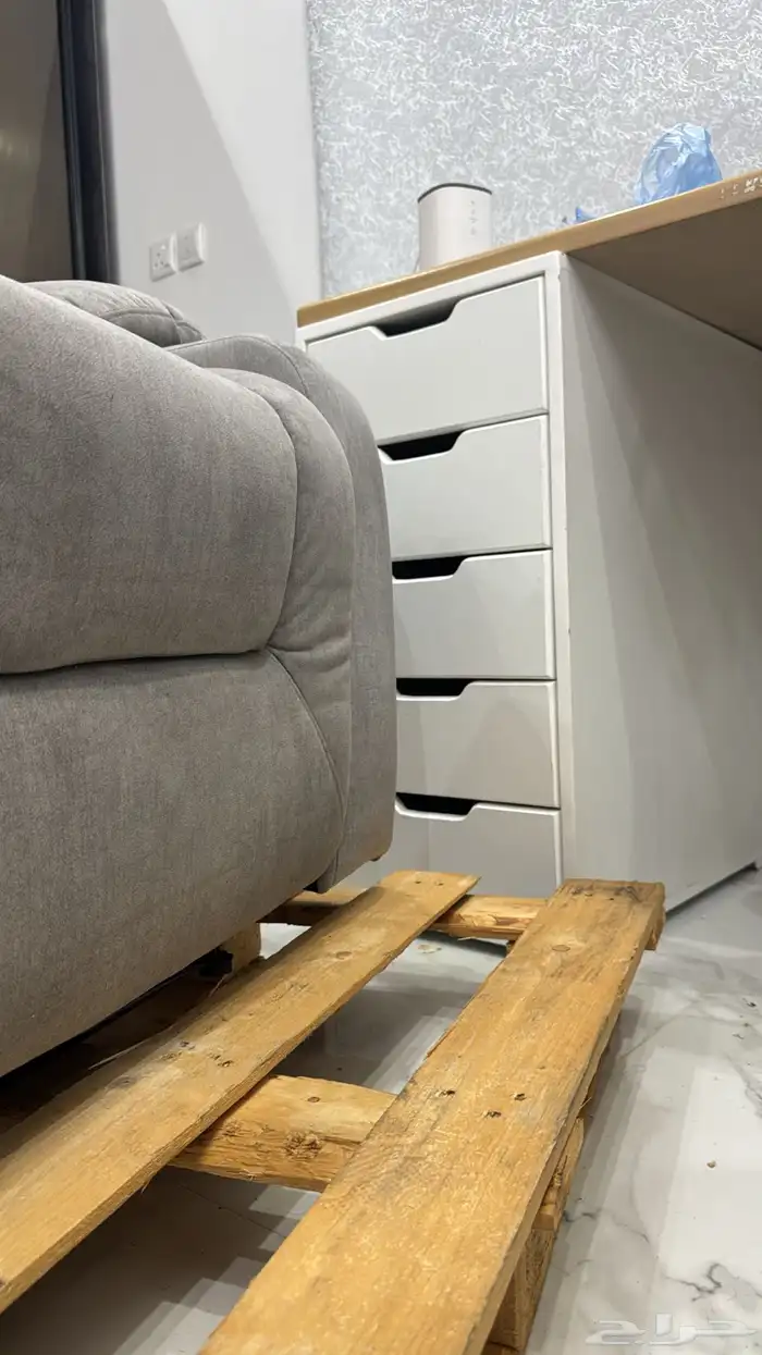 طاولة مكتب للبي سي زاويه 4