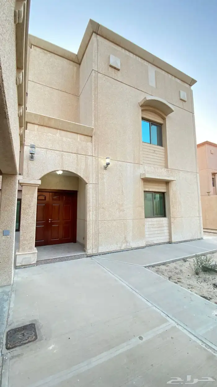 فيلا للإيجار حي جلمودة 2