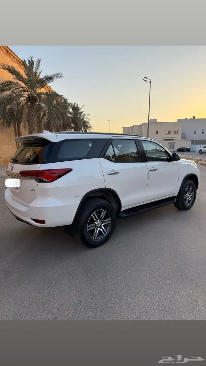 فورتشنر 2022 VX بنزين 9