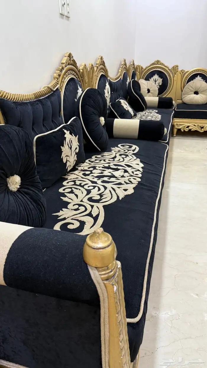 طقم كنب والستاره وطاولة 3