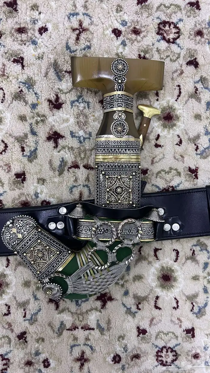 اعرض لكم خنجرين حك زراف الصب فضه الموقع الحرجه 1