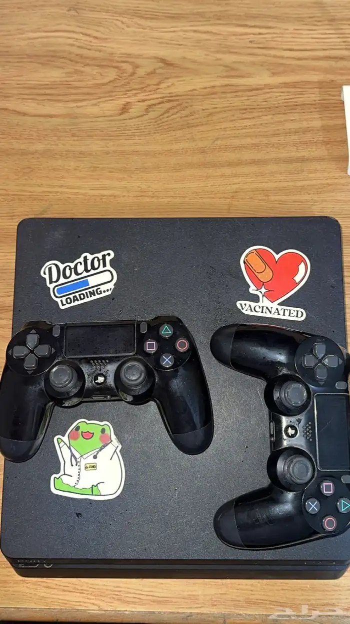 بلاستيشن 4   يدين اتنين 0