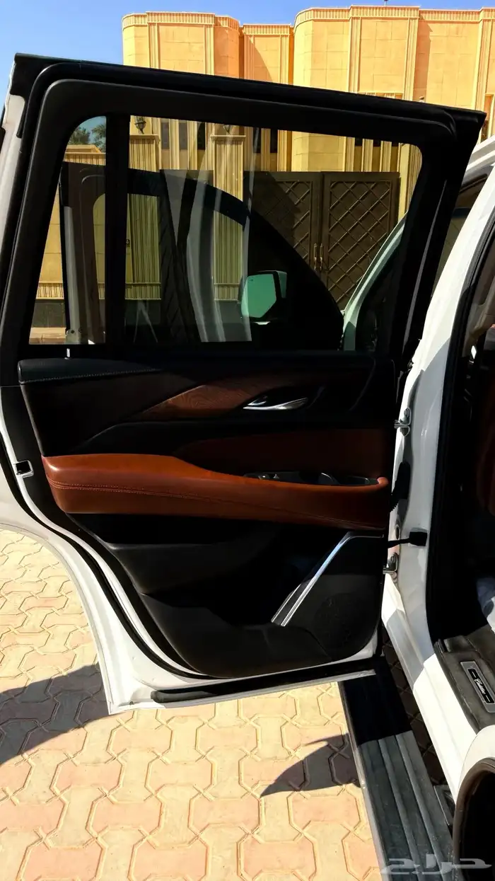 للبيع كاديلاك اسكاليد موديل 2018 بريميوم 13