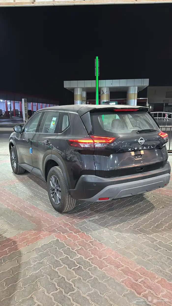 نيسان اكس تريل ستاندر 7 ركاب بدون دبل 2025 3