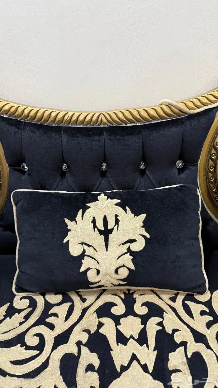 طقم كنب والستاره وطاولة 6