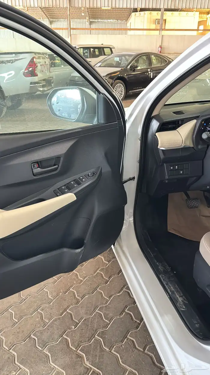 تويوتا يارس فئة Y ليميتد بنزين 2026 6