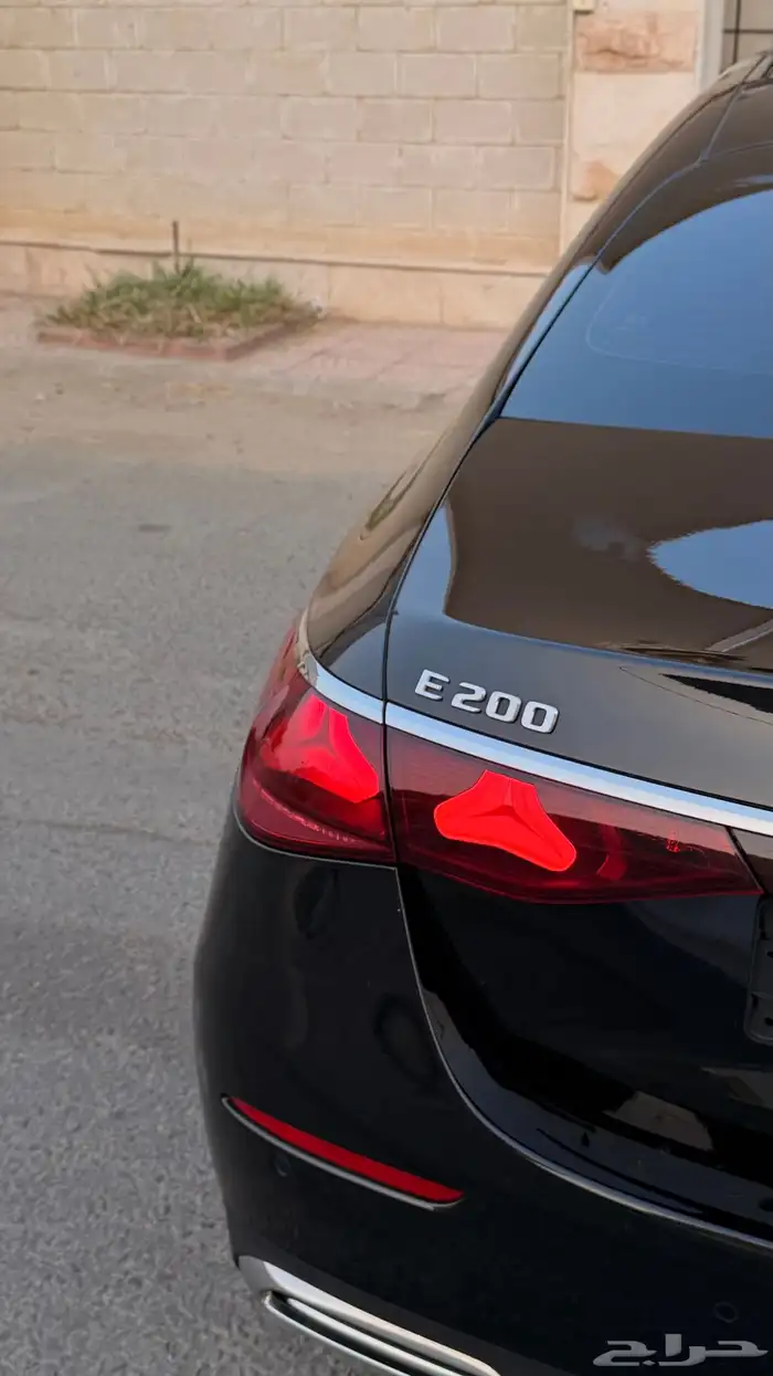 مرسيدس E200 2025 شبه اصفار 6