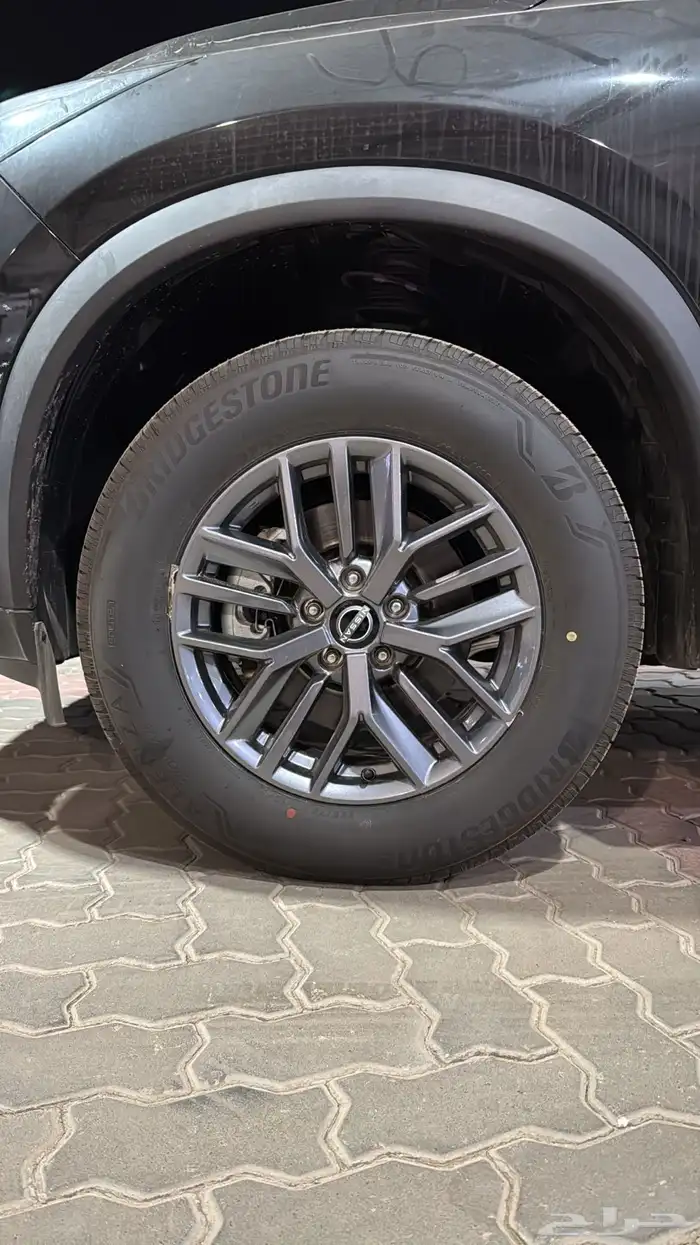 نيسان اكس تريل ستاندر 7 ركاب بدون دبل 2025 4