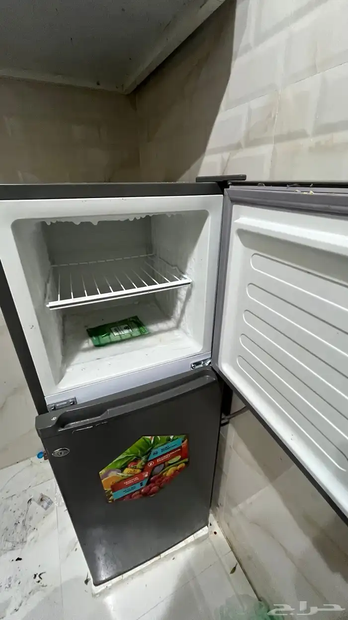 ثلاجة ومكيفين واثنين  فرن واسطوانة وغسالة فرش جديدة 1