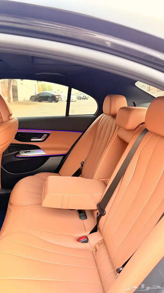 مرسيدس E200 2025 شبه اصفار 22