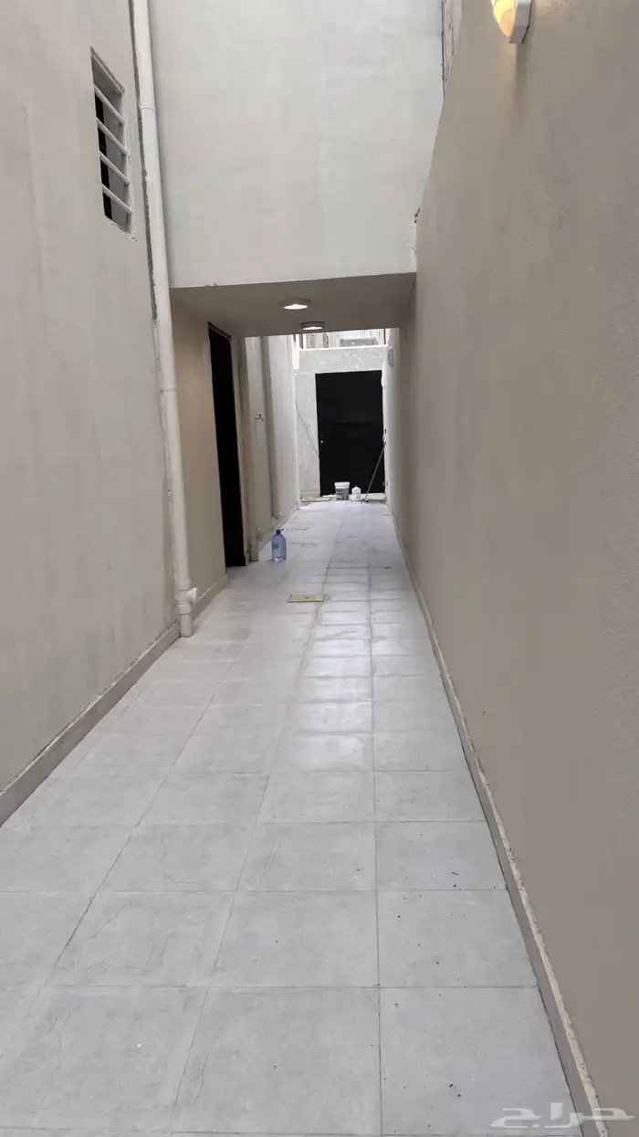 للبيع دور مستقل على ارض كامله حى دره الخميس 20