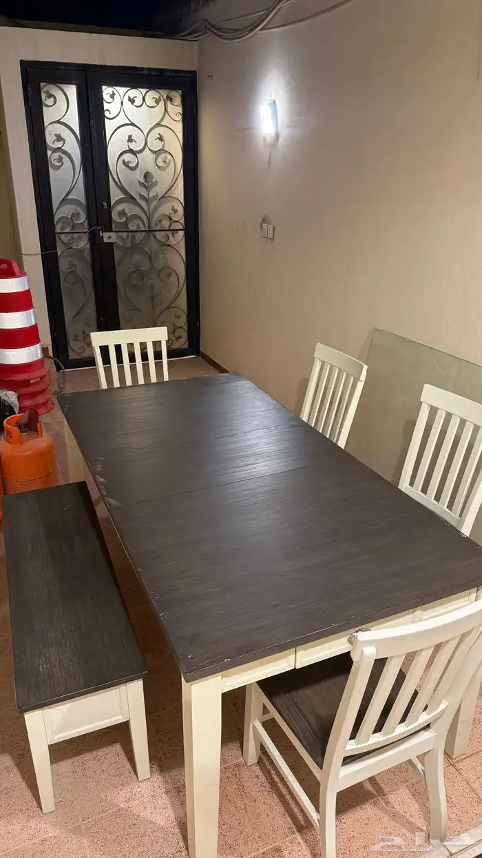 طاولة طعام 1