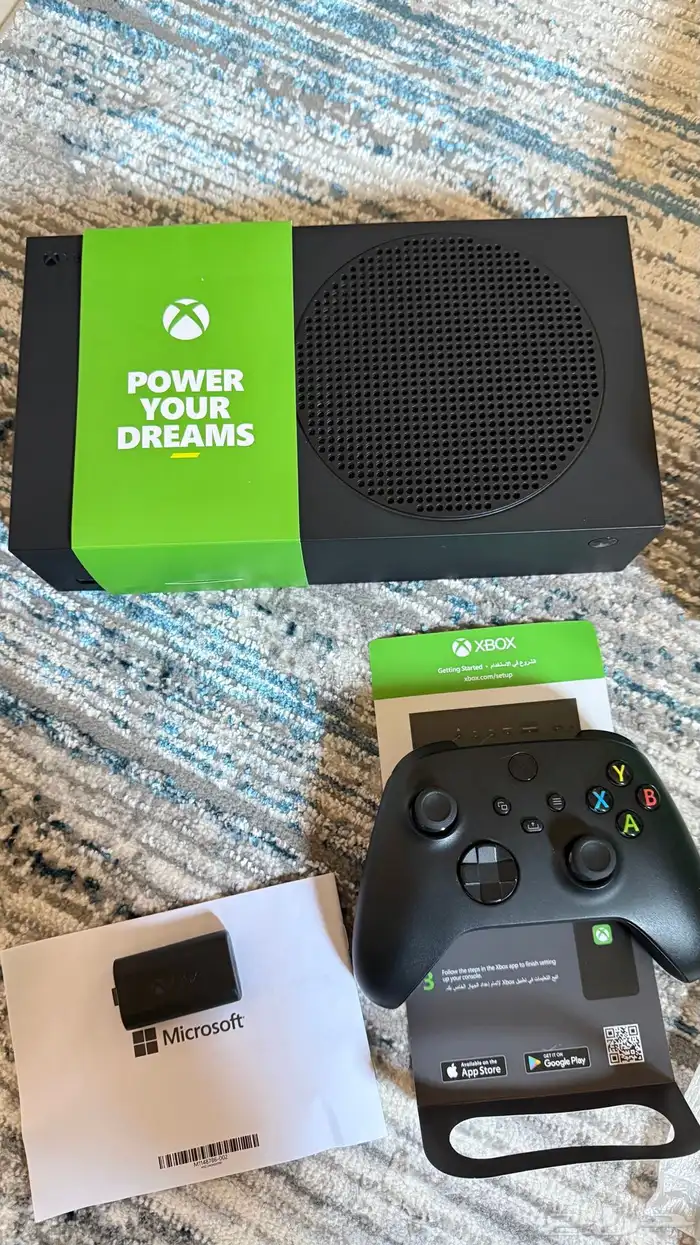 اكس بوكس سيريس S (1TB) استخدام خفيف جد ا مع كامل الملحقات 1