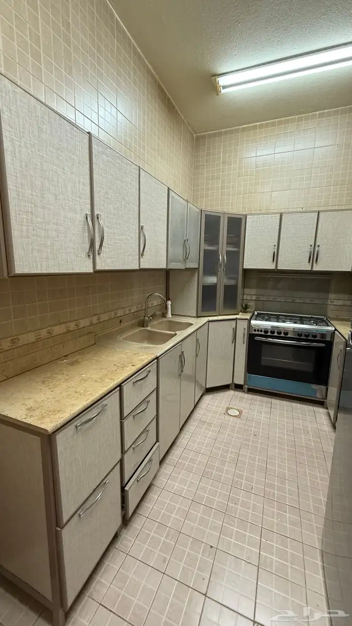 تسريحة ومطبخ للبيع 2