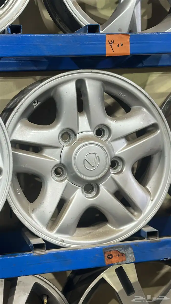 جنوط لكزس اصلي وكاله مع اكواب تايوتا ولكزس وصواميل 0