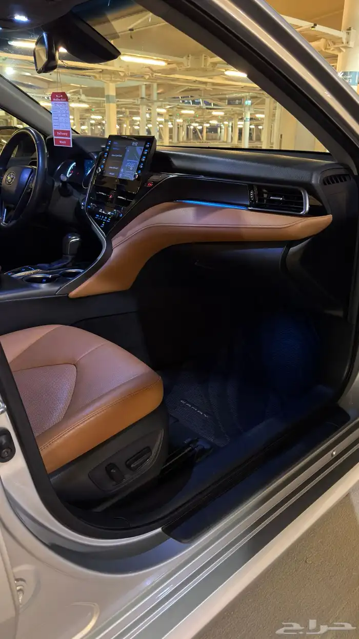 كامري V6 قراندي 2023 فضي وكالة 8