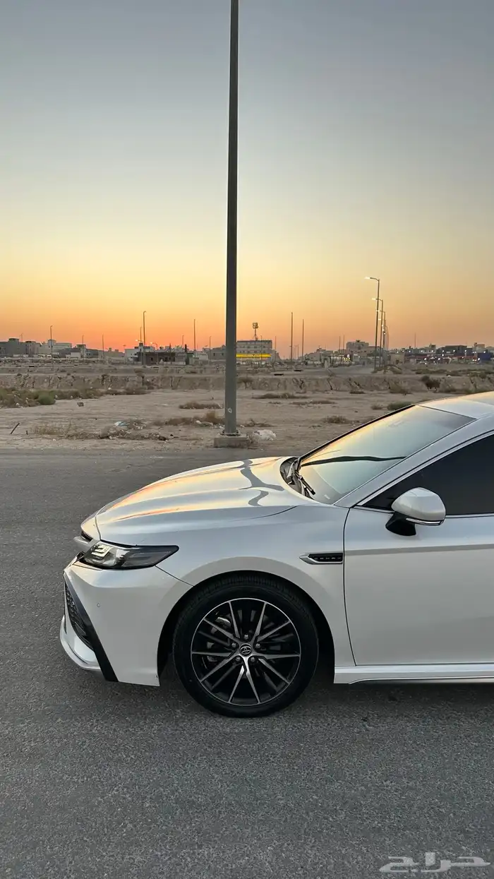 كامري 2022 فل كامل SE V6 وكالة بنزين 3