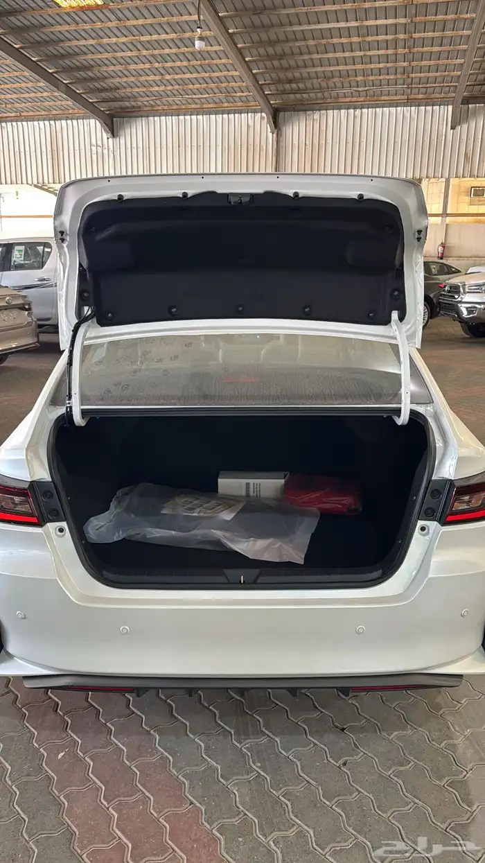 تويوتا يارس فئة Y ليميتد بنزين 2026 10