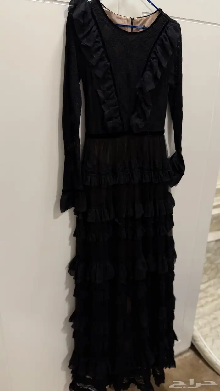 فستان راقي وناعم 0